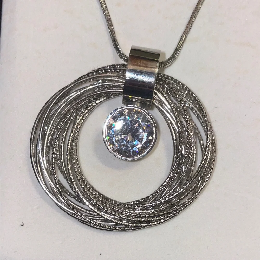 Elegant Silver Necklace and Earring Set - Picture 2 of 5